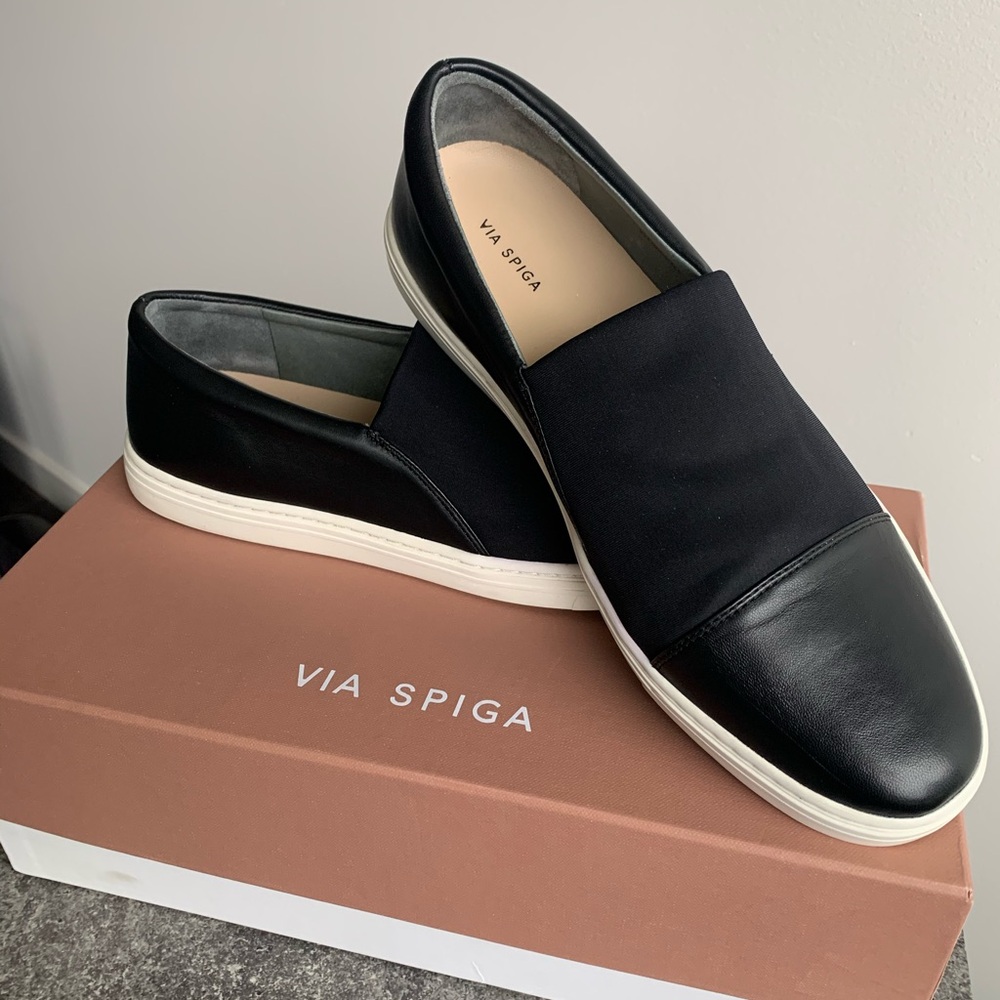 Excellent Condition! Via Spiga V-Saran. Slip on sneaker with cushioned collar.